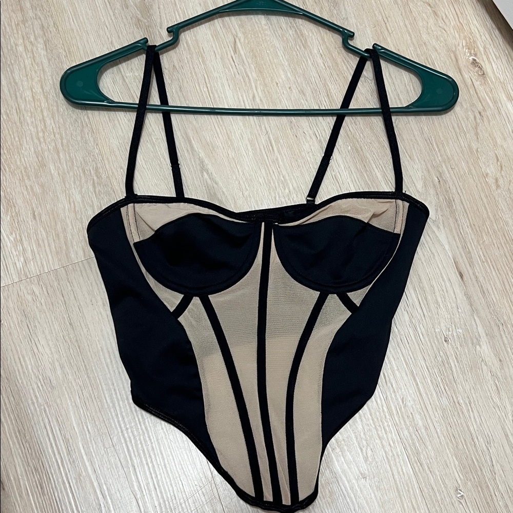 Source Unknown Black and Tan Crop Top